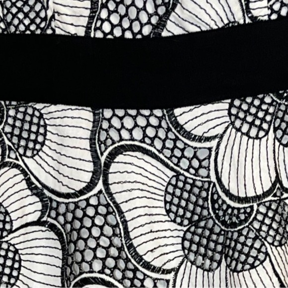 KAY Unger Black and White Embroidered Strapless Dress Size 6 - Picture 3 of 6